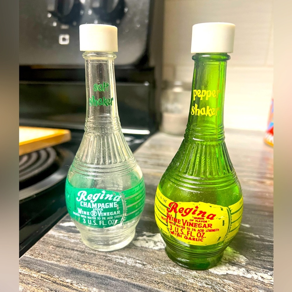 Vintage Salt and Pepper Shaker Set, Regina Vinegar 1970